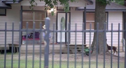 Crime ocorreu em uma casa na cidade de Cleveland, a 90 km de Houston