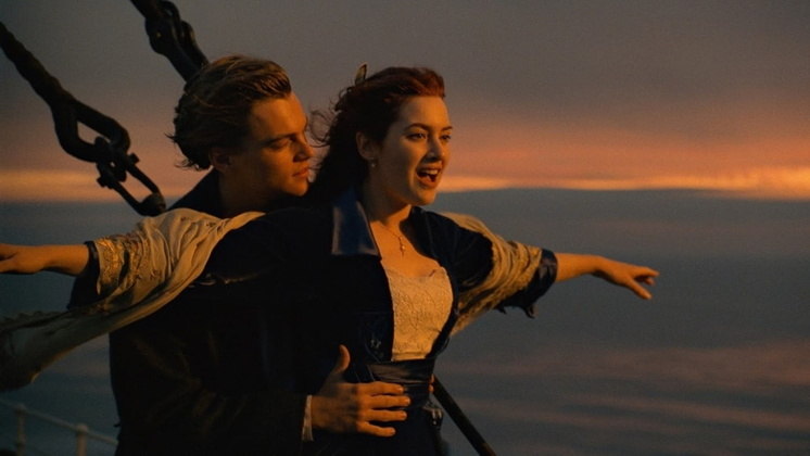 Titanic (1997) - 14 indicaçõesDemorou quase 50 anos para que outro filme recebesse 14 indicações ao Oscar. O fenômeno Titanic venceu em 11 categorias, inclusive na de Melhor Filme. A história de amor entre os personagens Jack e Rose, interpretados por Leonardo DiCaprio e Kate Winslet, conquistou os críticos votantes da Academia. Além de Titanic, apenas outros dois filmes conseguiram ganhar 11 prêmios em uma mesma noite no Oscar: Ben-Hur (1959) e O Senhor dos Anéis: o Retorno do Rei (2003)