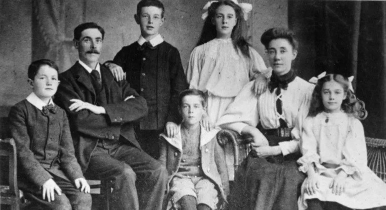 Família que embarcou no Titanic rumo aos Estados Unidos