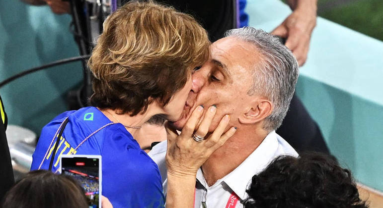 Tite fez questão de mostrar seu amor pela esposa em pleno Catar. Decidiu viver a Copa do Mundo