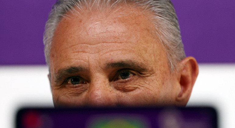Tite fechou os treinos da seleção brasileira depois da derrota para Camarões