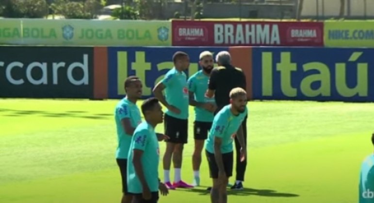 Tite com Gabigol e Gabriel Jesus