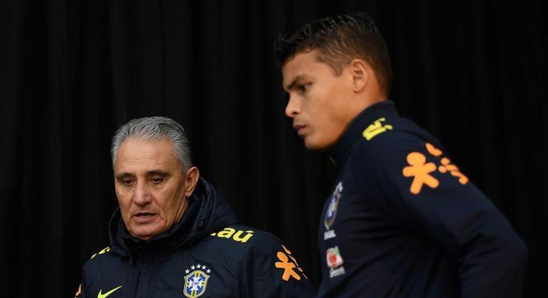 Tite e Thiago Silva tomam a frente quando a seleção enfrenta problemas emocionais. Como os cortes de hoje
