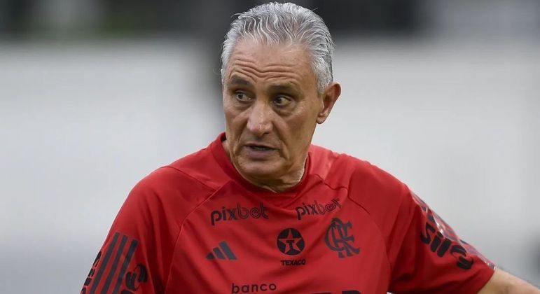 2º Tite (Flamengo)Recém-chegado à Gávea, o treinador recebeu uma oferta milionária para assinar o contrato com o time carioca. A comissão de Tite vai receber R$ 24,4 milhões por ano, o que dá ao profissional gaúcho R$ 1,8 milhão ao mês
