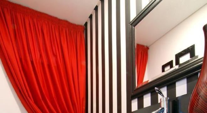 toalha de lavabo - lavabo com parede listrada 