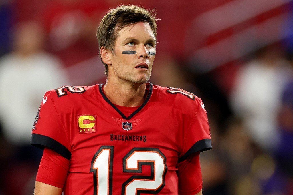 Pela segunda vez, Tom Brady anuncia aposentadoria do futebol