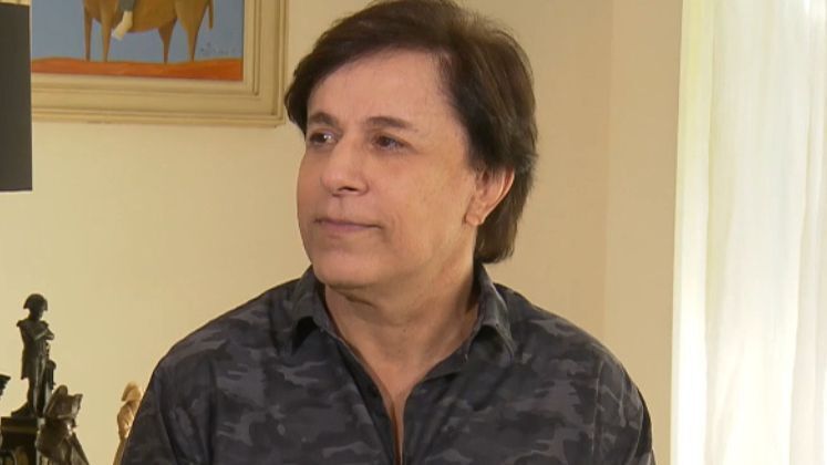 Tom CavalcanteQuando chegou à emissora em 2004, o humorista precisou se reinventar e estreou exatamente no aniversário de 51 anos da emissora com o Show do Tom. ''Um laboratório fantástico durante o tempo que eu fiquei na Record TV, porque eu tinha a liberdade exatamente de fazer o que vinha na minha cabeça e a direção chegava junto e dava apoio'', relembra 