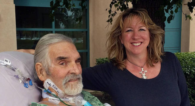 Primeira saída de Patterson depois que contraiu a superbactéria