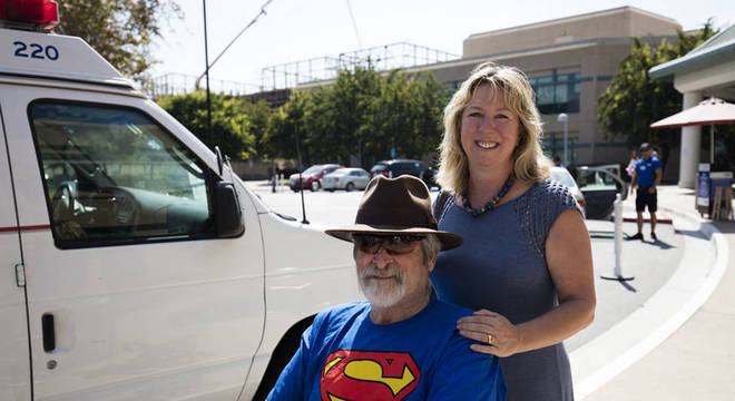 Patterson e Steffanie no dia de sua alta hospitalar 
