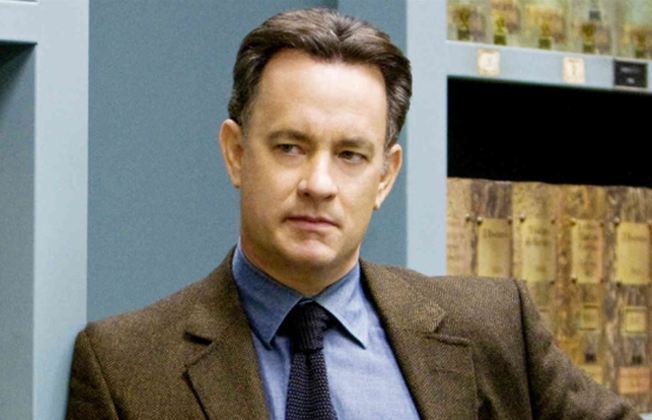 Tom Hanks - Americano - Interpreta Robert Langdon.