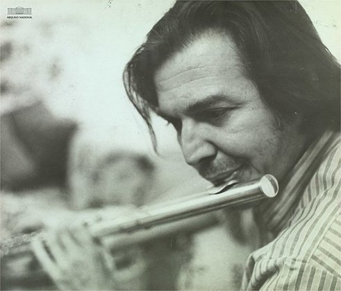 Tom Jobim (1927-1994) - Considerado o mais completo músico brasileiro e o mais conhecido no exterior. Compositor, maestro, multi-instrumentista premiado. Expoente da Bossa Nova. 