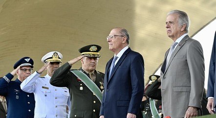 Alckmin e Múcio celebraram o Dia do Soldado