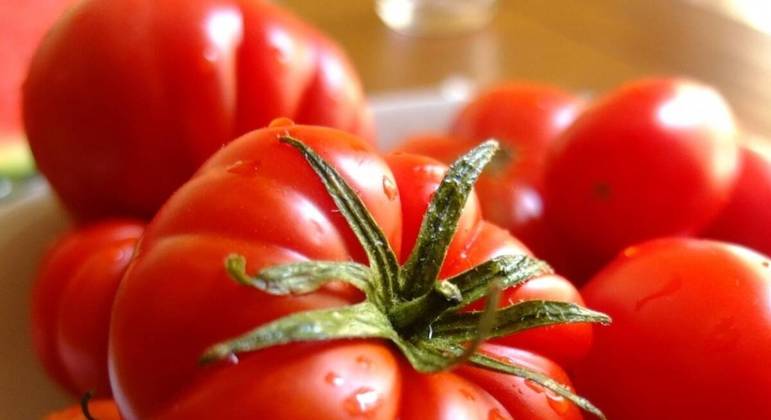 Tomate, batata e óleo de soja: queda de preços surpreende consumidores