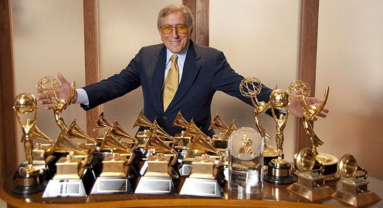 Ao longo dos 70 anos de carreira, Tony Bennett alcançou a marca de 50 milhões de discos vendidos. Multipremiado, o astro ganhou 18 troféus Grammy e dois Emmy