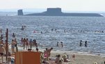 Praia, mar, sol, submarino... Final de semana russo completo!