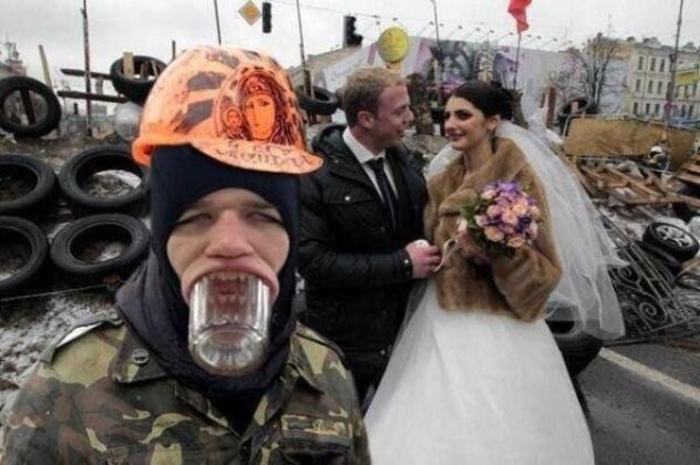 —  Como foi o casamento?— Não