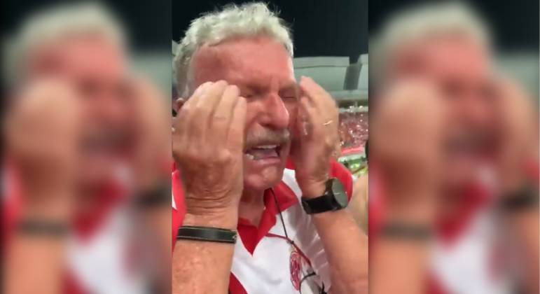 Torcedor emocionado viraliza após acesso do clube à série C 