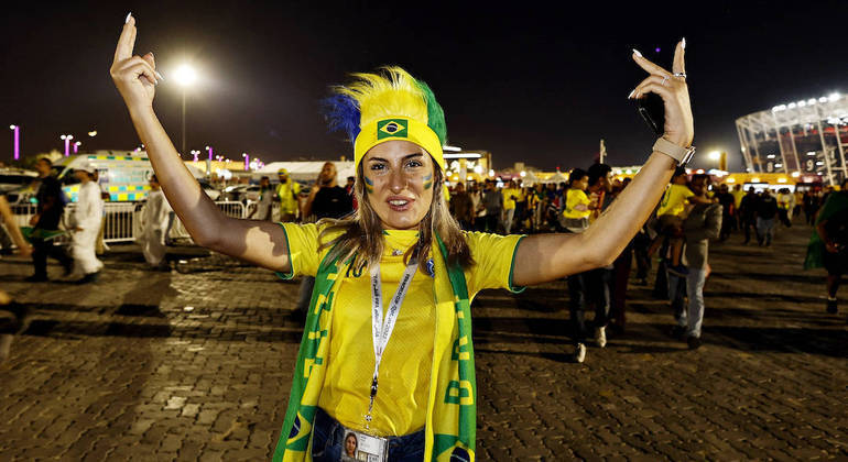 Teria mais medo de ir com roupa justa em estádio no Brasil do que no  Catar', diz torcedora na Copa - Futebol - R7 Copa do Mundo