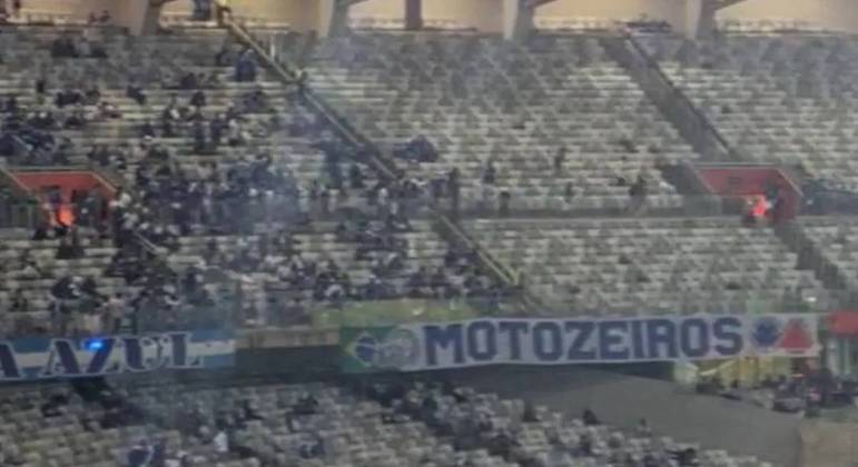 Torcedores de Fluminense e Cruzeiro entram em conflito antes da partida