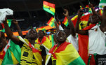 Torcedores de Gana fazem a festa momentos antes do jogo contra Portugal
