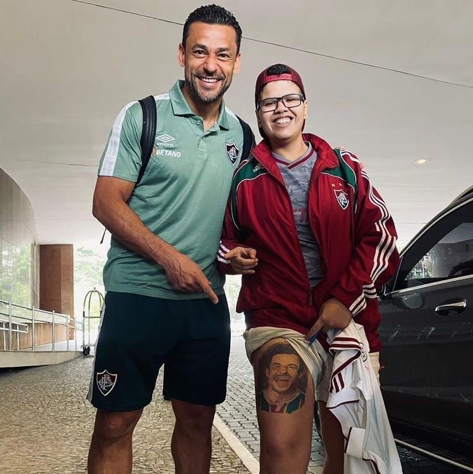 Fred e Tainara Gonçalves (33) com a tatuagem em homenagem ao atacante