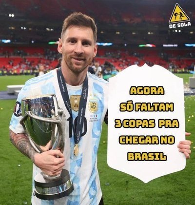 Torcedores fazem memes com título da Argentina sobre a Itália