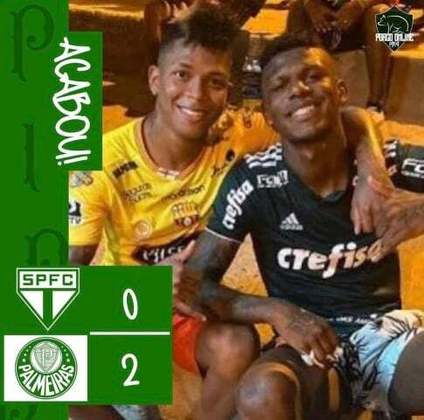 Torcedores resgataram foto do zagueiro Arboleda com a camisa do Palmeiras.