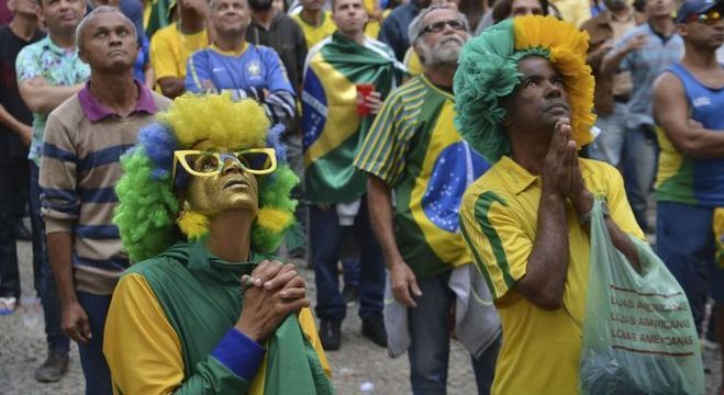 Torcedores estavam apreensivos até os acréscimos, quando o Brasil marcou