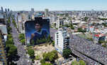 Todas as homenagens a Diego! Um prédio estampou a fachada com o rosto do campeão mundial Maradona