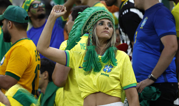 Torcida brasileira chegou cedo ao estádio da estreia do Brasil