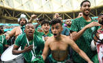 Torcida da Arábia Saudita vai à loucura com a vitória da seleção sobre a Argentina na abertura da Copa