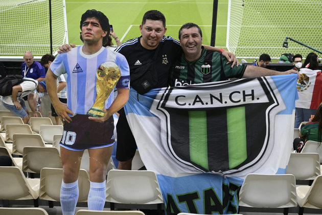 Até um Maradona apareceu para dar força à Argentina