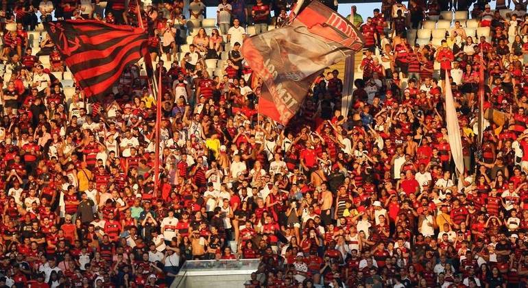 Torcida do Flamengo faz festa no Maracanã