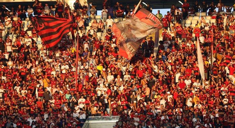 Torcida do Flamengo faz festa no Maracanã