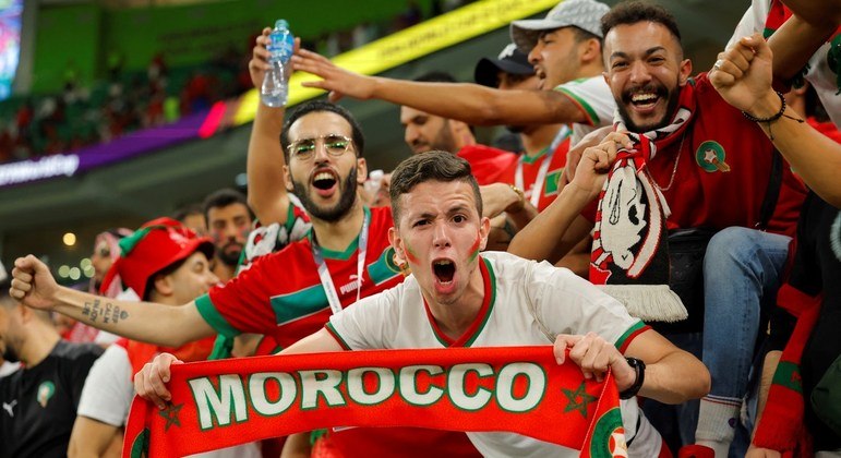 Torcida marroquina é maioria absoluta nos estádios em Doha, no Catar
