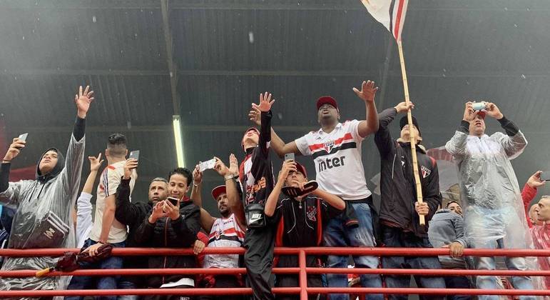 Fotos: confira festa de torcedores e jogadores do São Paulo com título