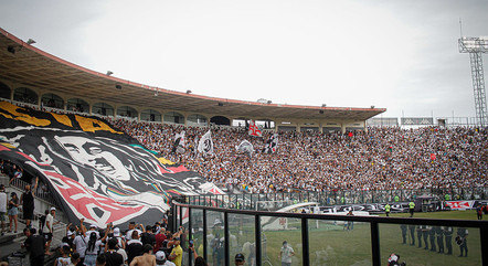 Vasco recebe o Goiás em São Januário