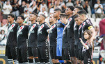 Torcida do Vasco homenageou Roberto Dinamite em São Januário