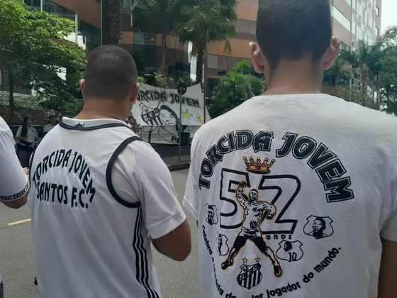 Torcida fez vigília no Albert Einstein.