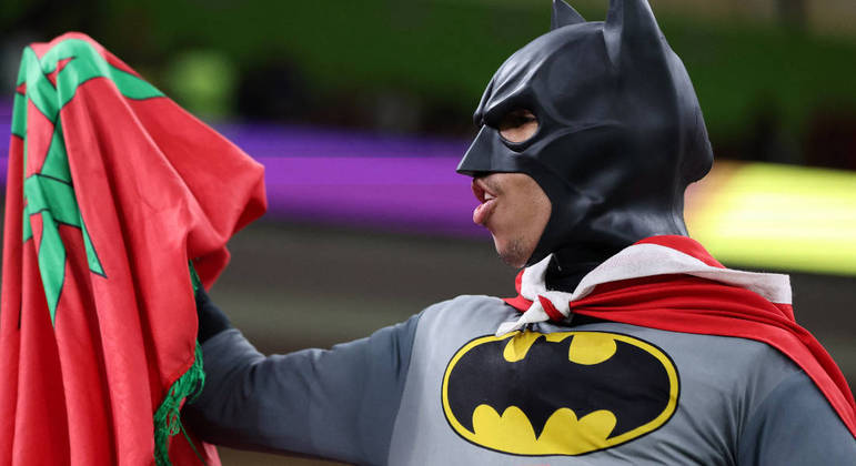 Batman deixa Gotham City para torcer pelo Marrocos na Copa do Mundo