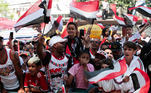 Milhares de torcedores comuns e de torcidas organizadas se reuniram em frente ao centro de treinamento. O tricolor paulista busca o inédito título da Copa do Brasil