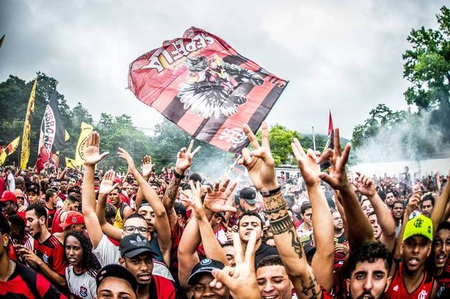 Quando o assunto é apostar, a torcida do Flamengo lidera, com cerca de 35% dos rubro-negros ouvidos tentando a sorte na busca de um palpite certeiro