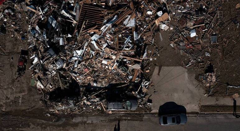 Tornados no estado do Kentucky deixaram ao menos 80 mortos