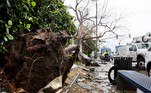 A Califórnia foi atingida por uma dúzia de rios atmosféricos nas últimas semanas. Esses sistemas climáticos carregados de umidade do Pacífico despejaram lençóis de neve e chuvas torrenciais em regiões do oeste que sofreram duas décadas de seca histórica. Os cientistas dizem que as mudanças climáticas, causadas pela ação humana, agravam esses choques climáticos, provocando períodos de seca mais intensos, assim como períodos de chuvas mais úmidos