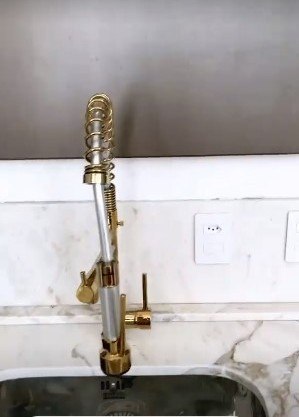 Detalhe da torneira escolhida pelo casal
