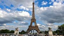 Homem é preso após saltar de paraquedas da Torre Eiffel
