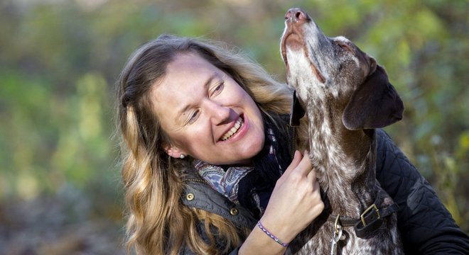 A pesquisadora Tove Fall estudou a relação entre genética e o desejo de ter animais de estimação