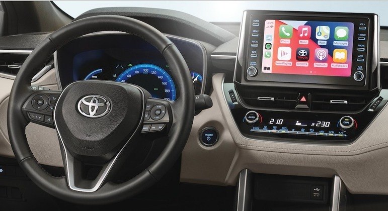 SUV traz uma ampla central multimídia com conexão com Android Auto e Apple CarPlay
