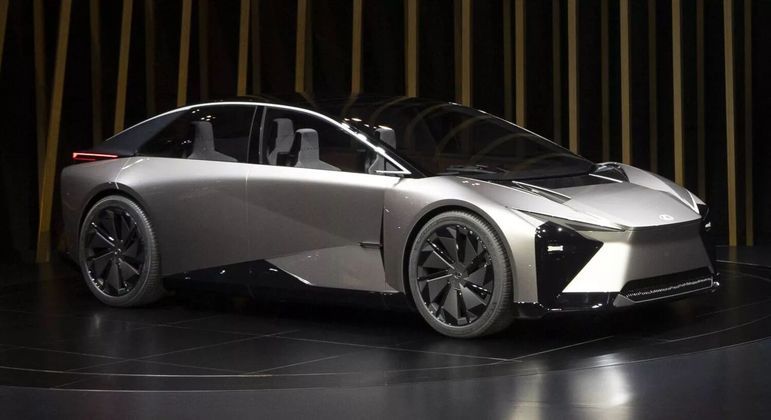 Lexus mostrou um novo conceito de sedan cupê elétrico