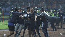 Seis pessoas são acusadas de negligência por tragédia em estádio na Indonésia